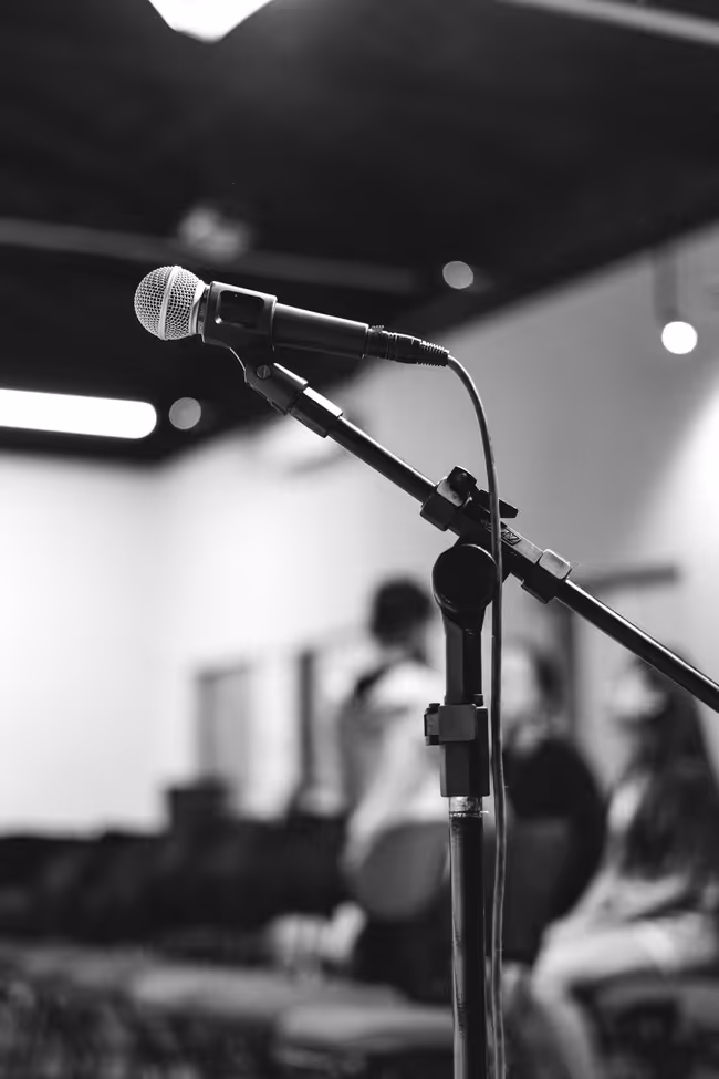 Open Mic Music Mondays Event Image
