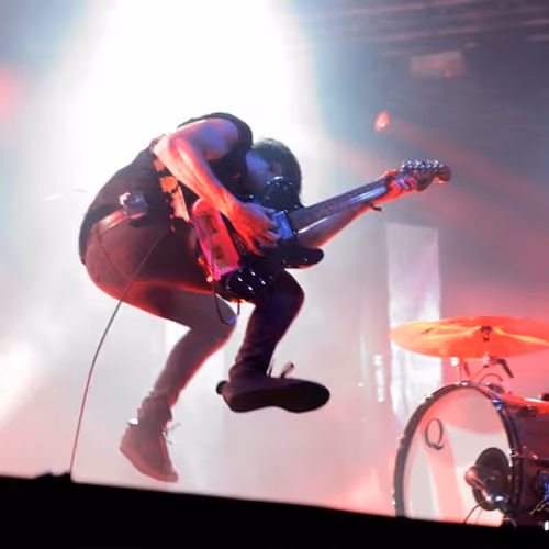 Teach Yourself to Play Electric Guitar & Bass Guitar Event Image