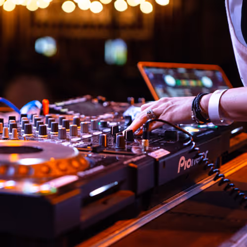 DJ Workshop: DJ Controller Basics Event Image